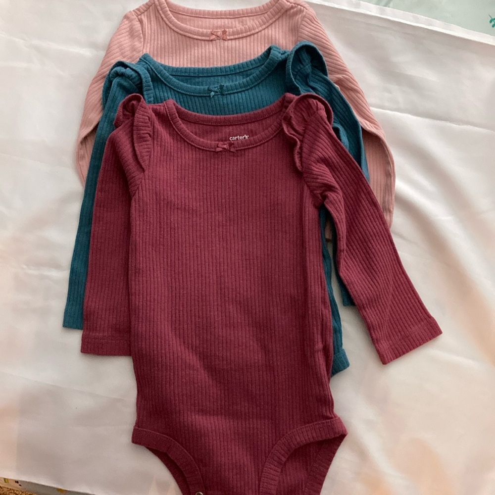 Baby Girls Onesies. Excellent Condition. Set of 3. 12 Months.